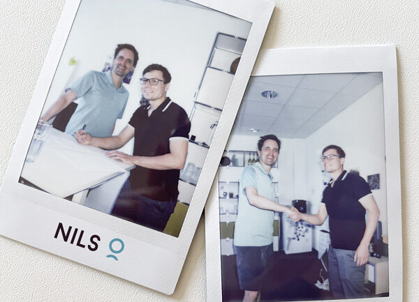Vertragsunterschrift Nils