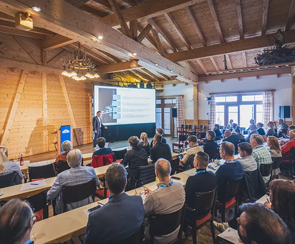 Fabian Kracht beim Waldner Labour Fachsymposium